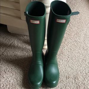 Hunter: Women Original Tall Rain Boots: Dark Olive